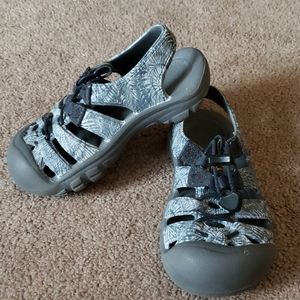 Barely worn kids sandals